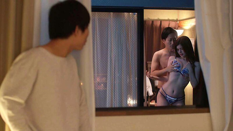 매일 밤 이웃을 스토킹하며 섹스를 하던 청년의 해피엔딩